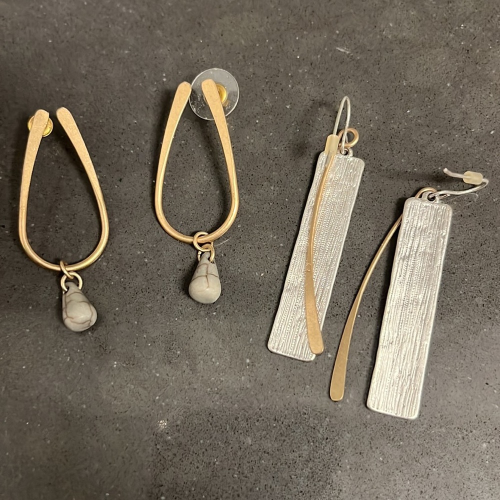 2 Pairs or two toned earrings. Great for yourself or a gift for a loved one!
